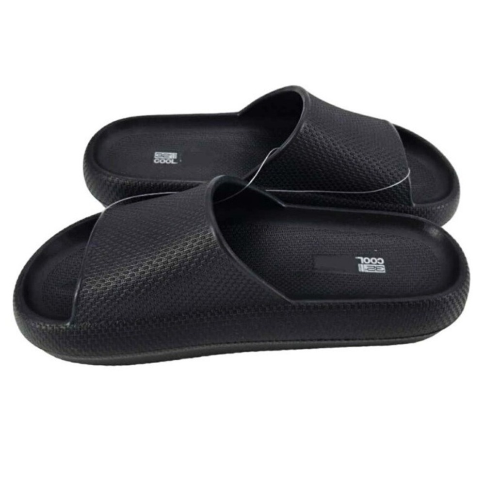 NWOT 32 Degrees Cool Black Cushion Sides Woman's Medium 7.5-8.5